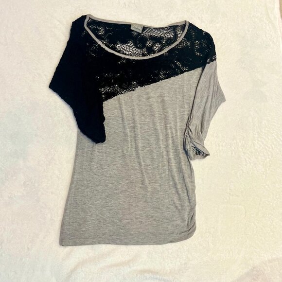 Daytrip, Gray & Black Lace Half-Sleeve Top, Size XS - Picture 3 of 12